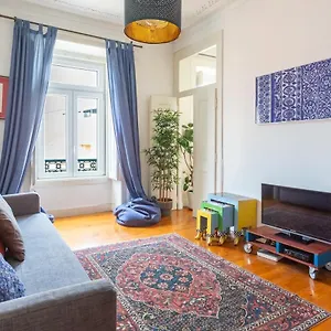 https://bright-2-bedroom-apt-100m-from-av-liberdade.hotels-lisbon-portugal.com
